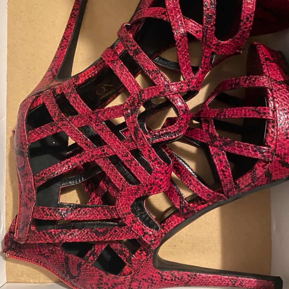 Heels size 9